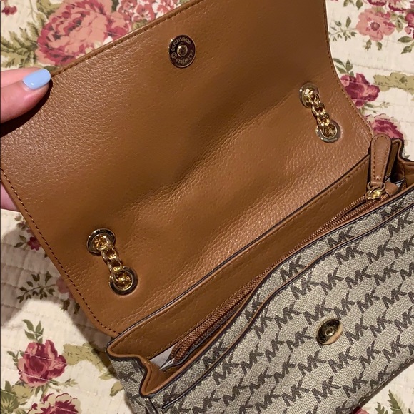 Michael Kors mini brown bag - Picture 5 of 6